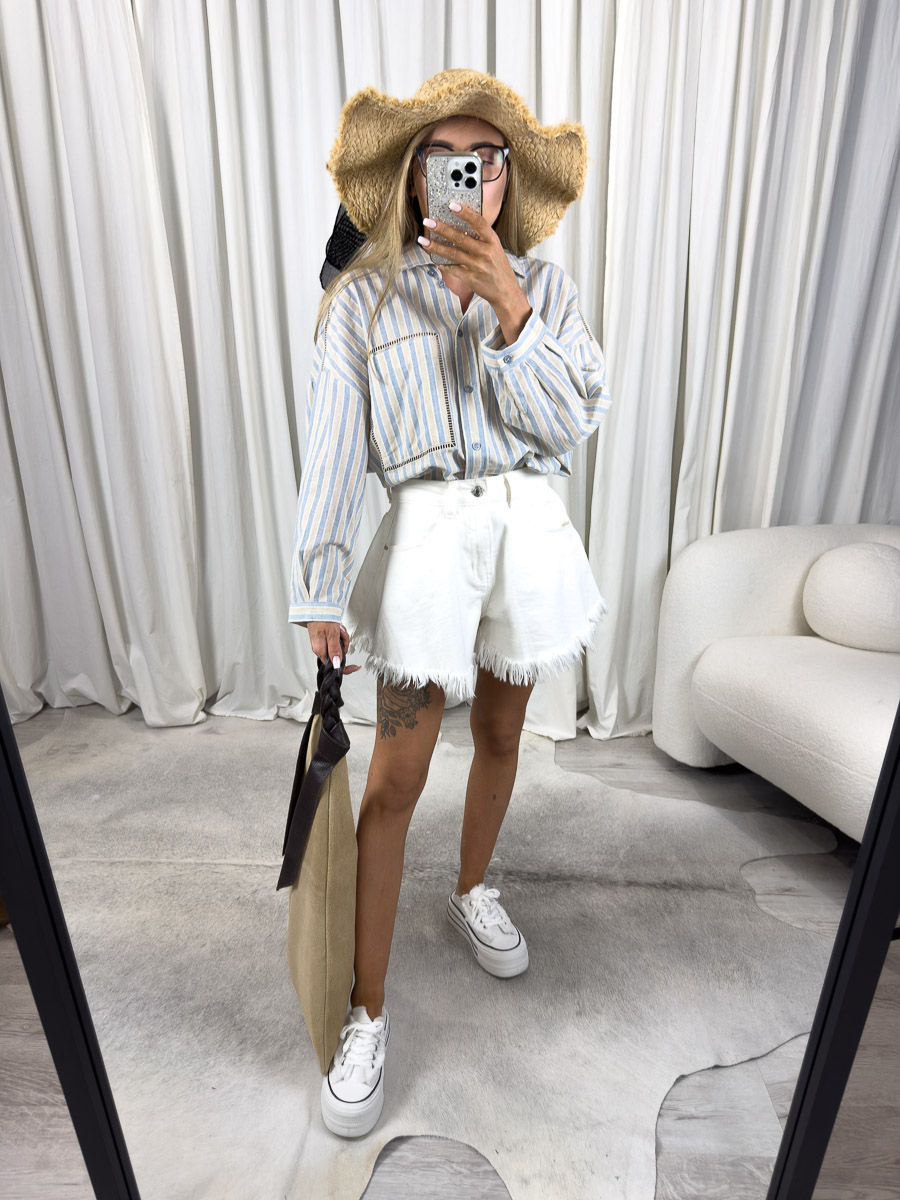 koszula-w-paski-stripe-wiya Zdjęcie produktowe sklepu internetowego z odzieżą damską – koszula w paski Stripe Wiya, fason oversize w jasnych pastelowych kolorach